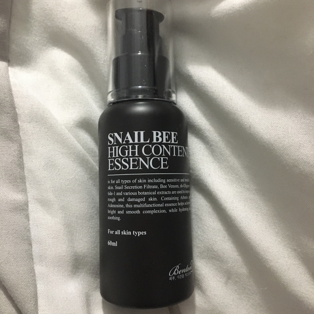 BRAND NEW!! Snail Bee serum